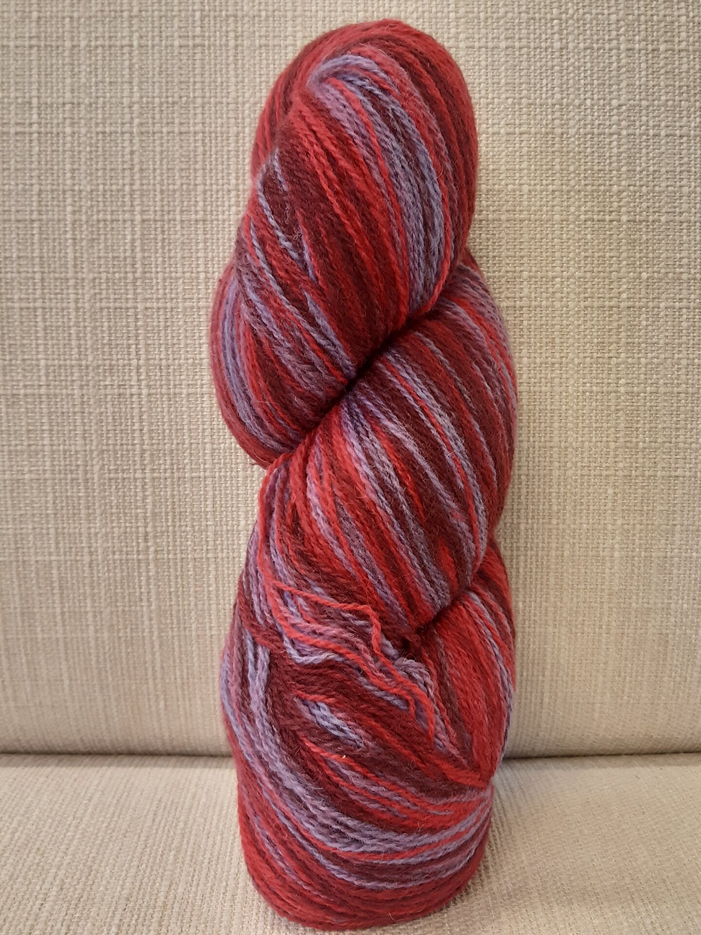 Aade Lõng Vironvilla 8/2 vyyhti monivärinen Red Berries n. 230g