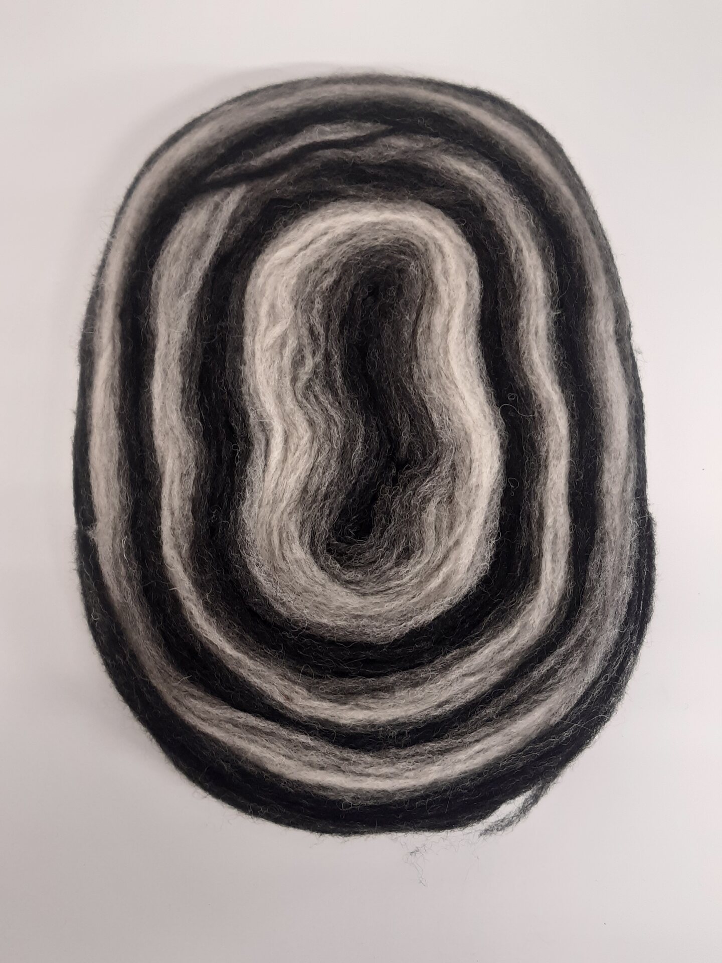 Lankapuodin hahtuva kiekkonen Musta ja kaekki harmmoot