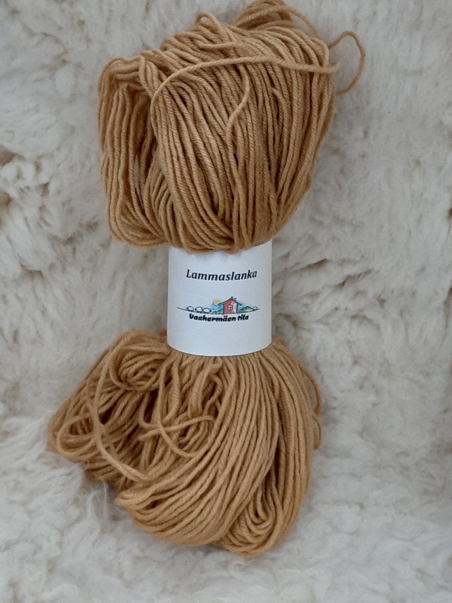 Kasvivärjätty kampalanka 110x4, 100g n. 210m Raparperin lehti