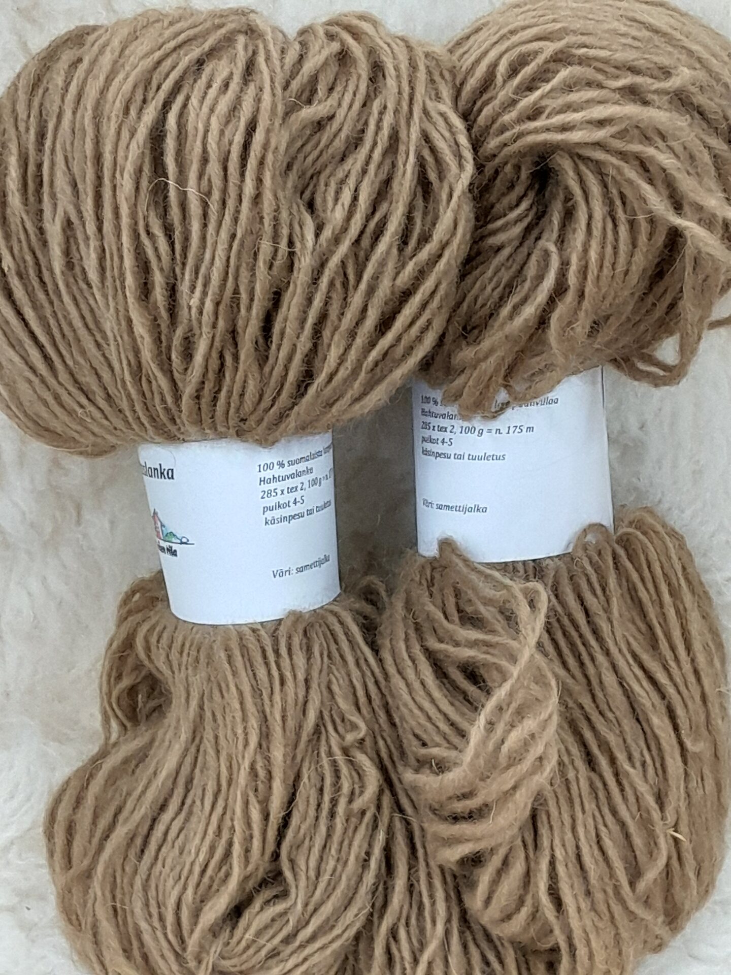 Kasvivärjätty Hahtuvalanka 285x2, 100g n. 175m Samettijalka