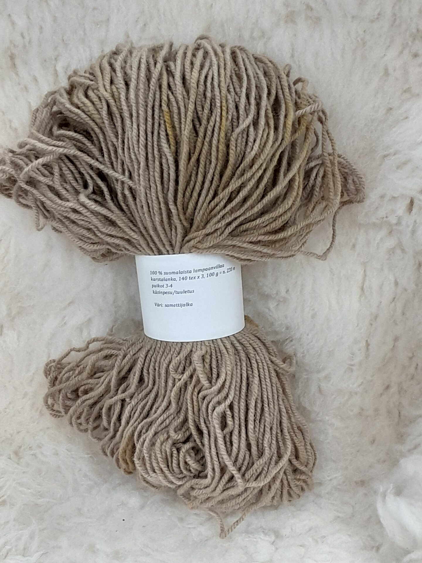 Kasvivärjätty Karstalanka 140x3, 100g n.230m Samettijalka