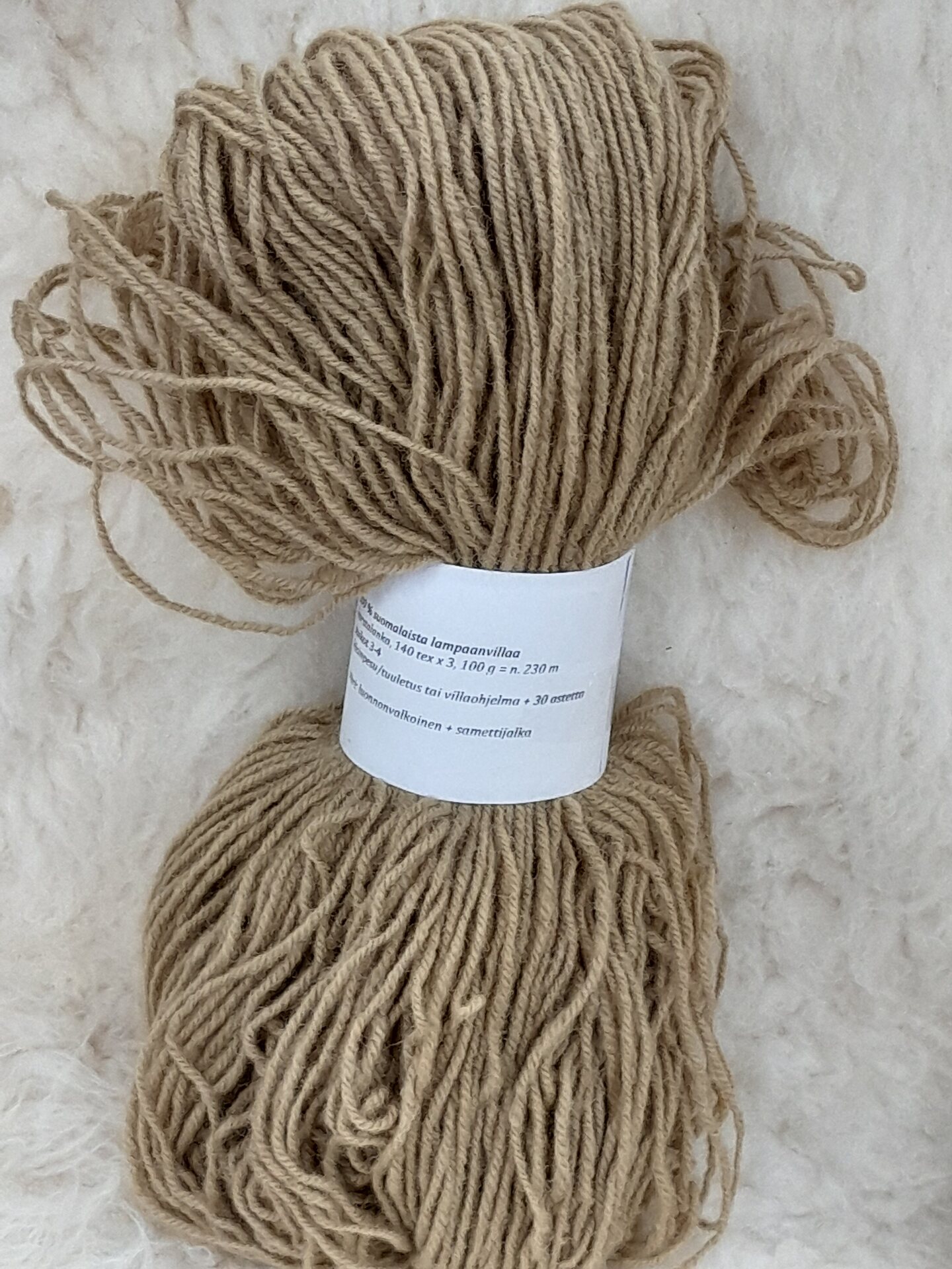 Kasvivärjätty Karstalanka 140x3, 100g n.230m LV+samettijalka