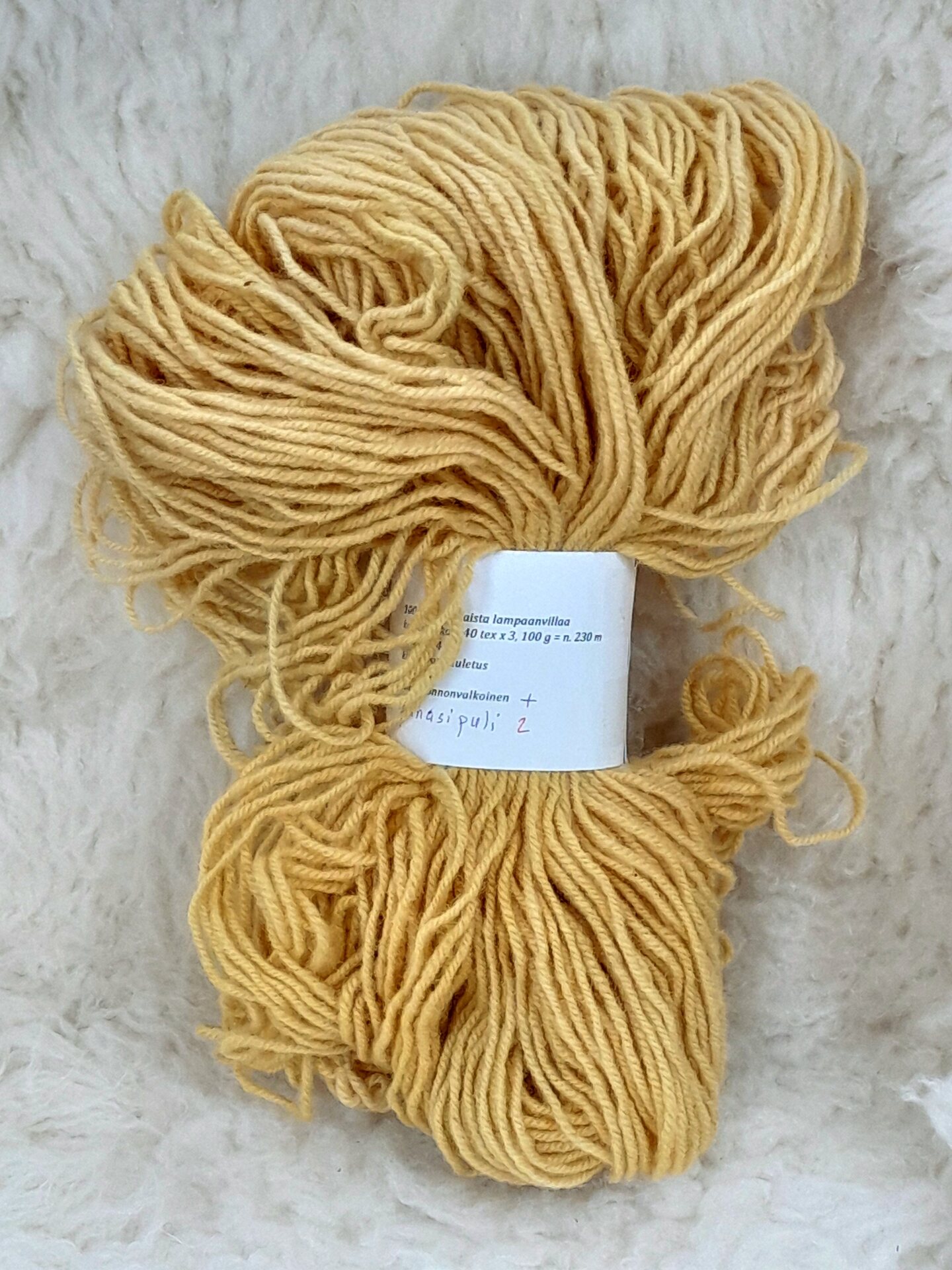 Kasvivärjätty Karstalanka 140x3, 100g n.230m LV+punasipuli 2