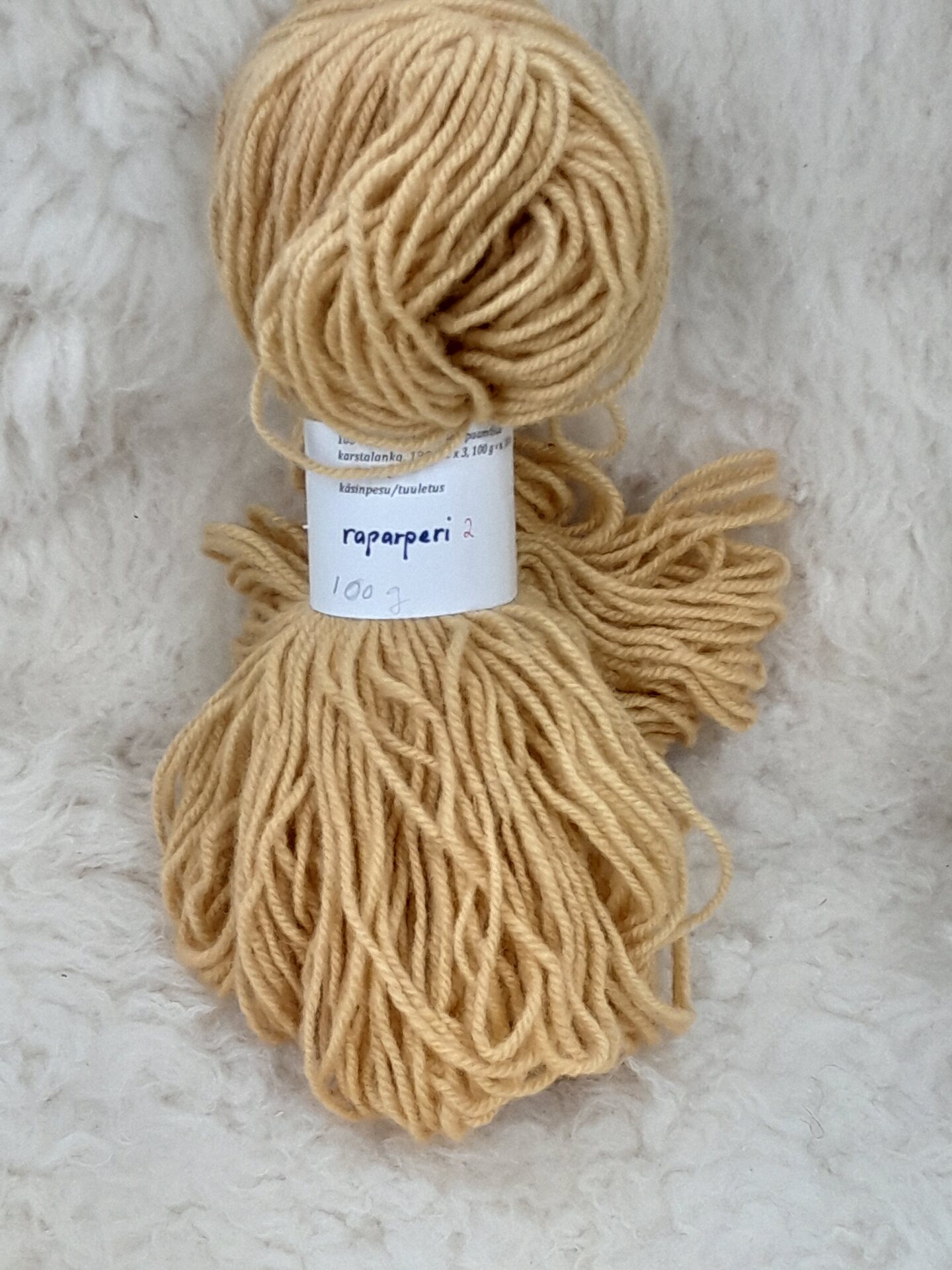 Kasvivärjätty Karstalanka 180x3, 100g n. 180m Raparperi 2