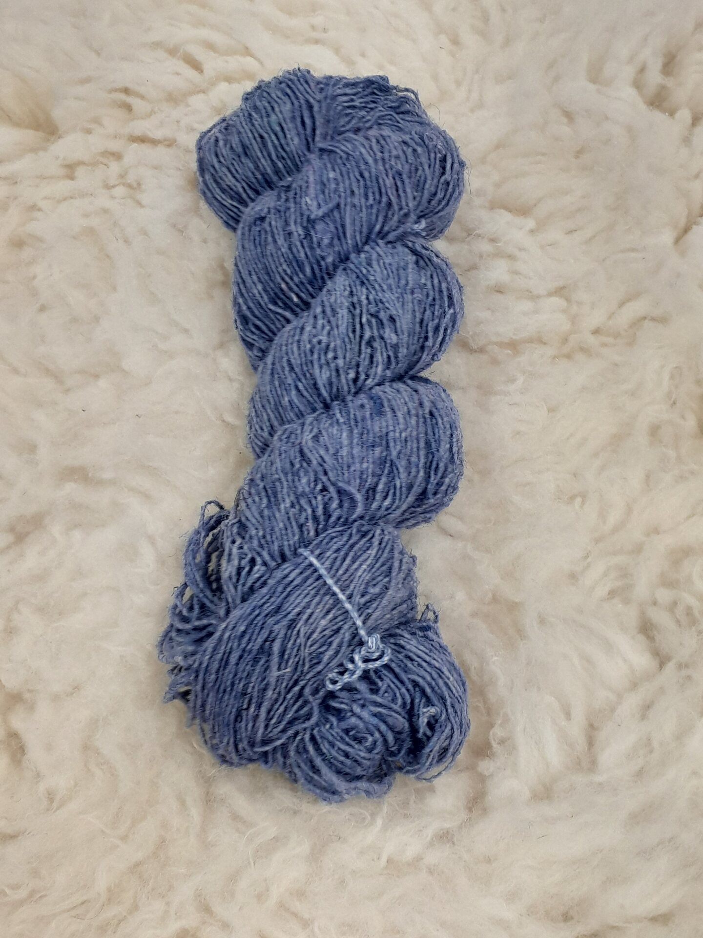 Nokkonen, konekehrätty Sininen