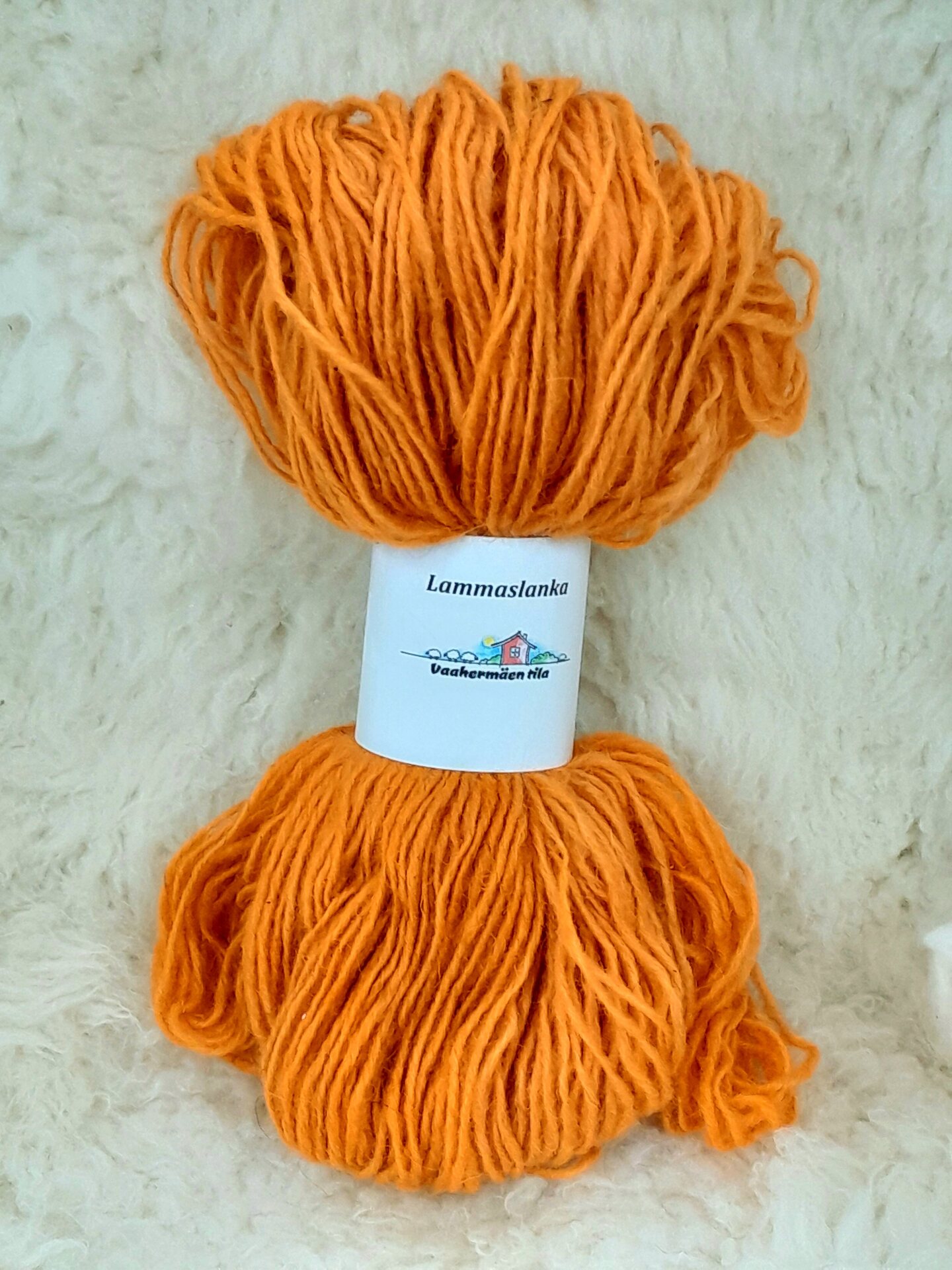 Kasvivärjätty Hahtuvalanka 285x2, 100g n. 175m Verihelttaseitikki 2