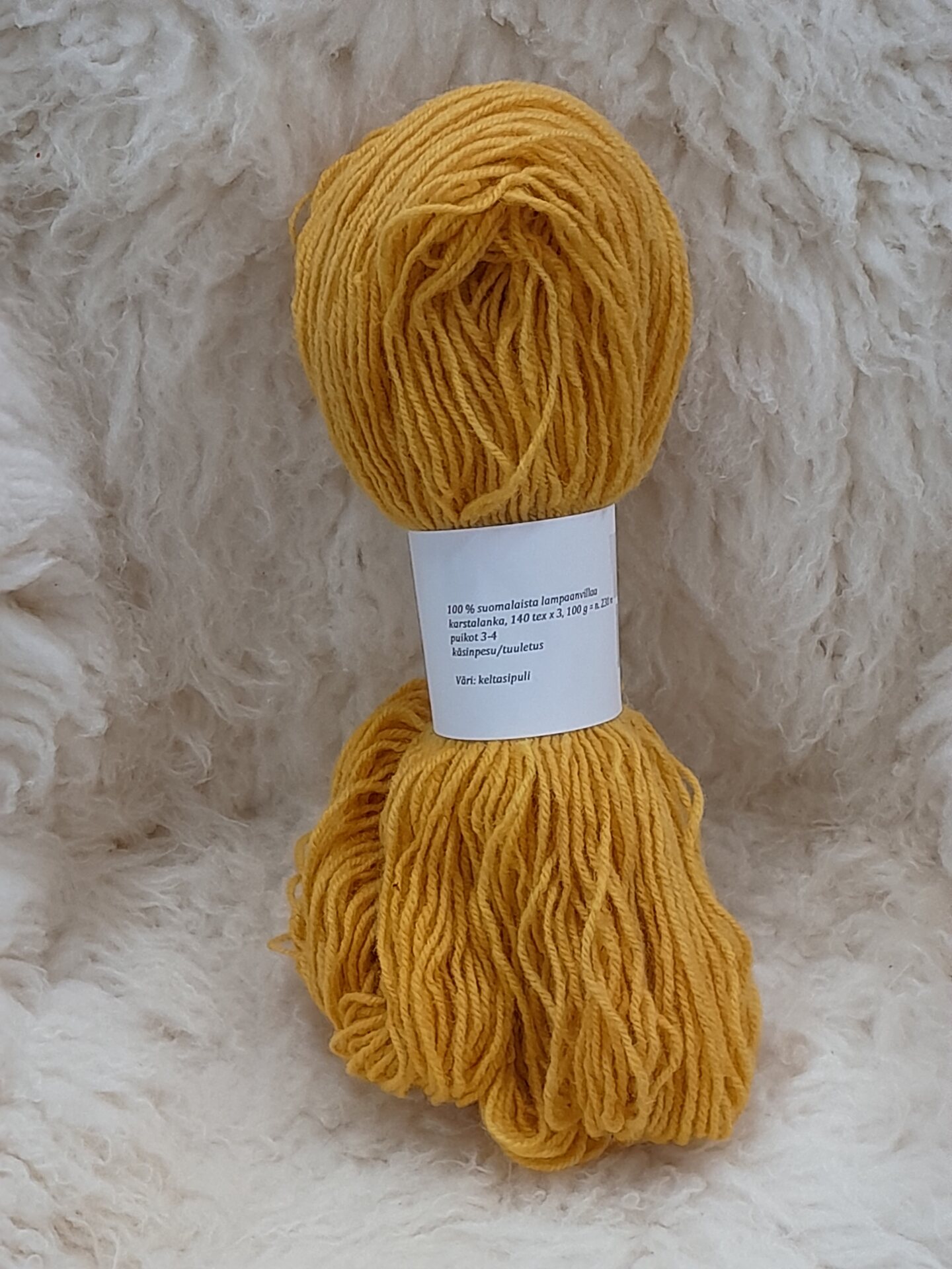 Kasvivärjätty Karstalanka 140x3, 100g n.230m Keltasipuli