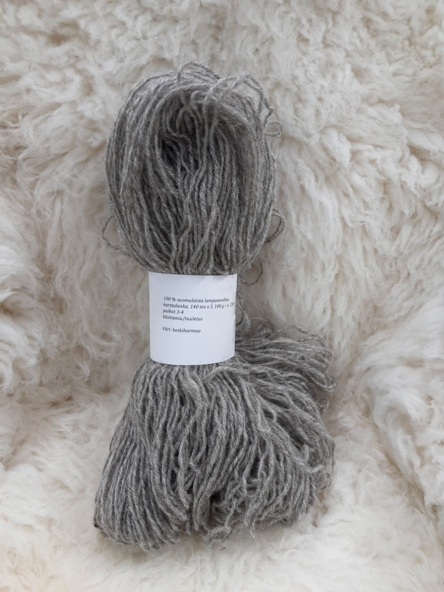 Värjäämätön karstalanka 140X3, 100G N.230M Keskiharmaa