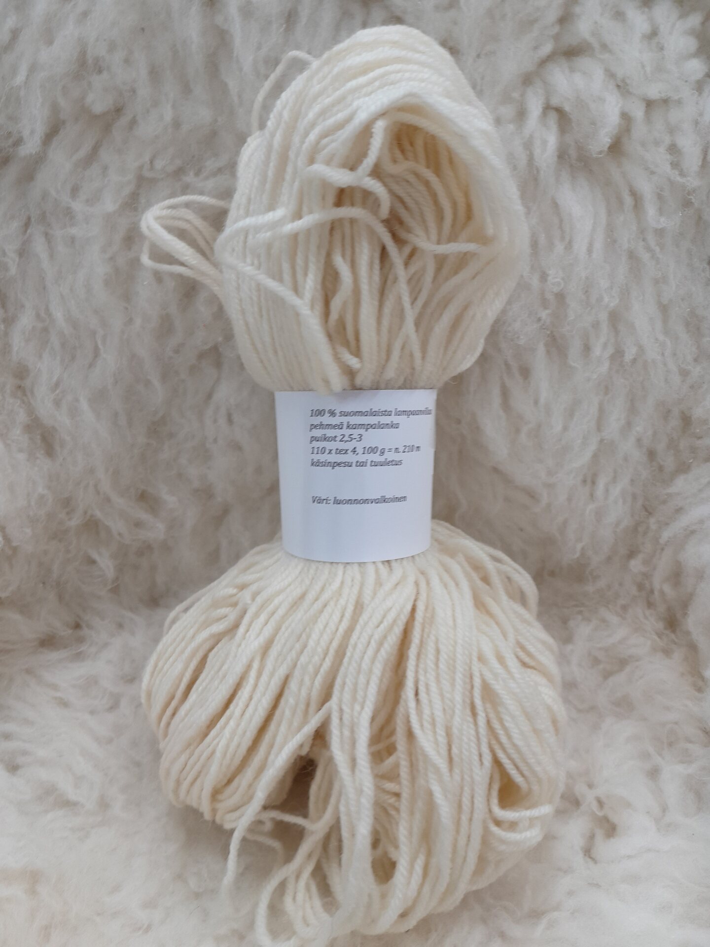Kampalanka värjäämätön 110x4, 100g n. 210m Luonnonvalkoinen