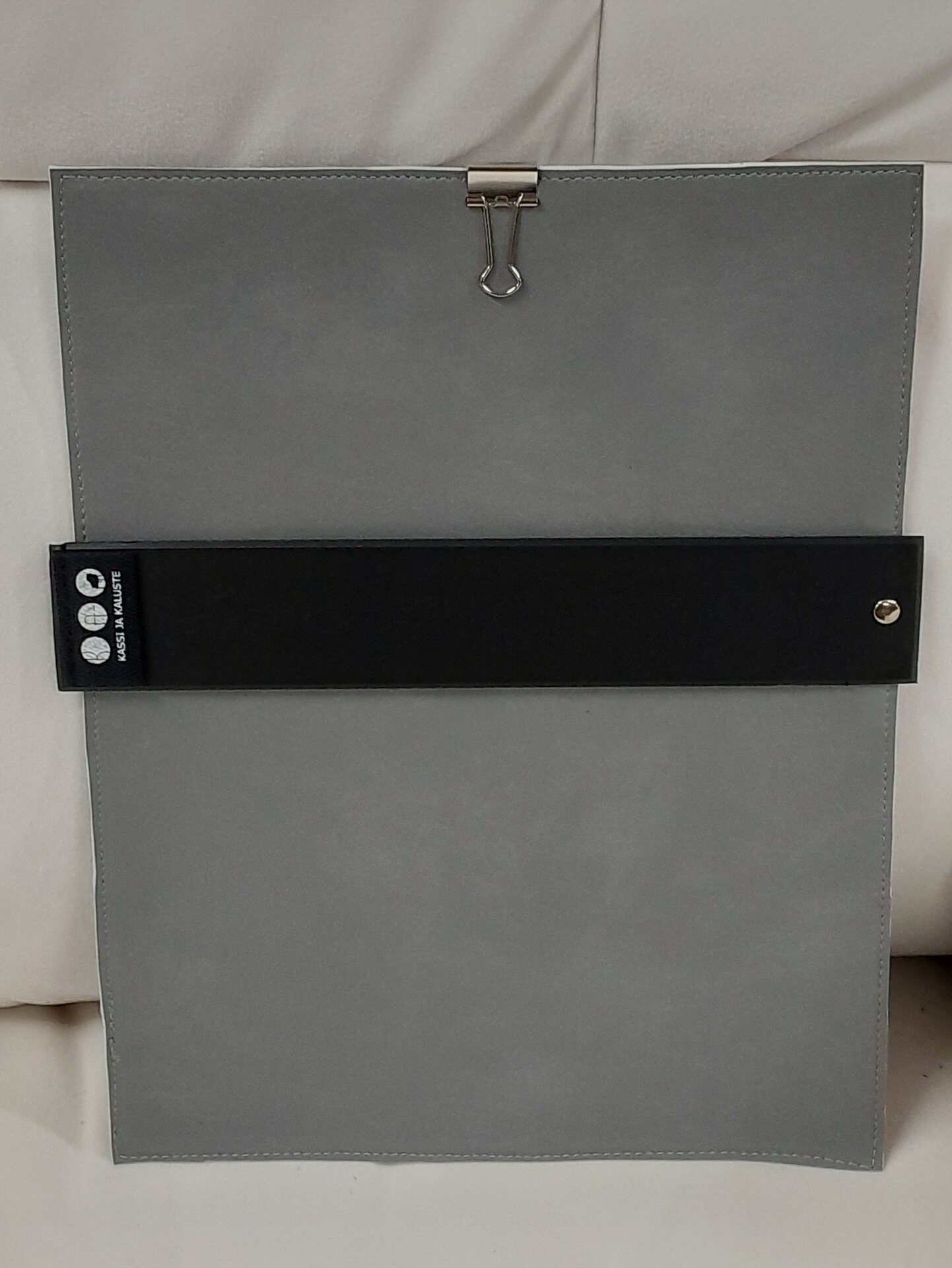 Neulontaohjeen alusta Harmaa