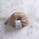 Select NO 5 Botanically Dyed Alpaca Blend 8 walnut hulls