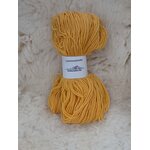 Kasvivärjätty kampalanka 110x4, 100g n. 210m Keltasipuli