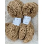 Kasvivärjätty Hahtuvalanka 285x2, 100g n. 175m Samettijalka 2
