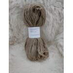 Kasvivärjätty kampalanka 110x4, 100g n. 210m Männynsuomuorakas