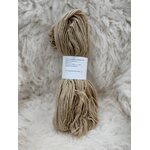 Kasvivärjätty kampalanka 110x4, 100g n. 210m Männynsuomuorakas 2