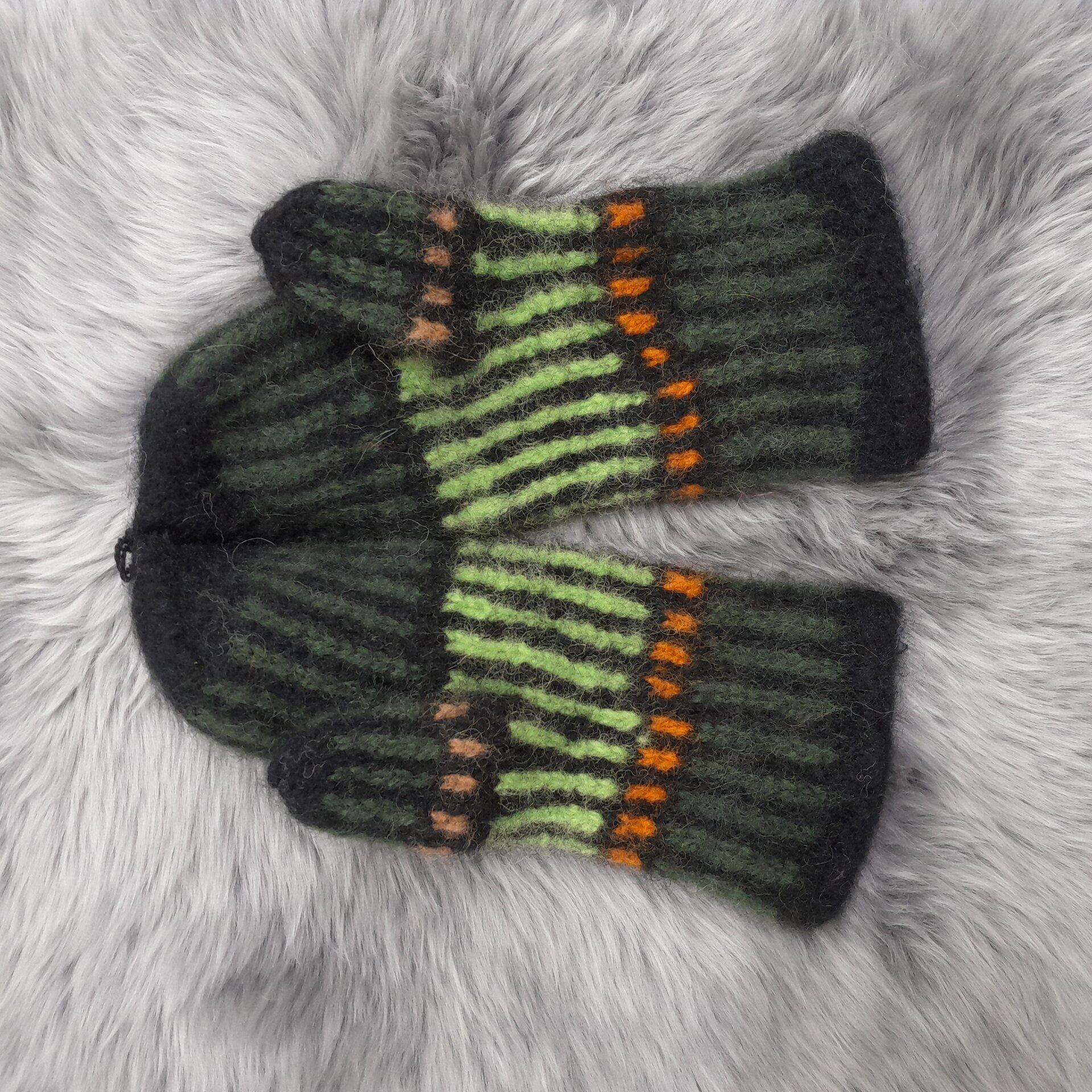 Tuula Tanner Vanutetut vanttuut kirjava M