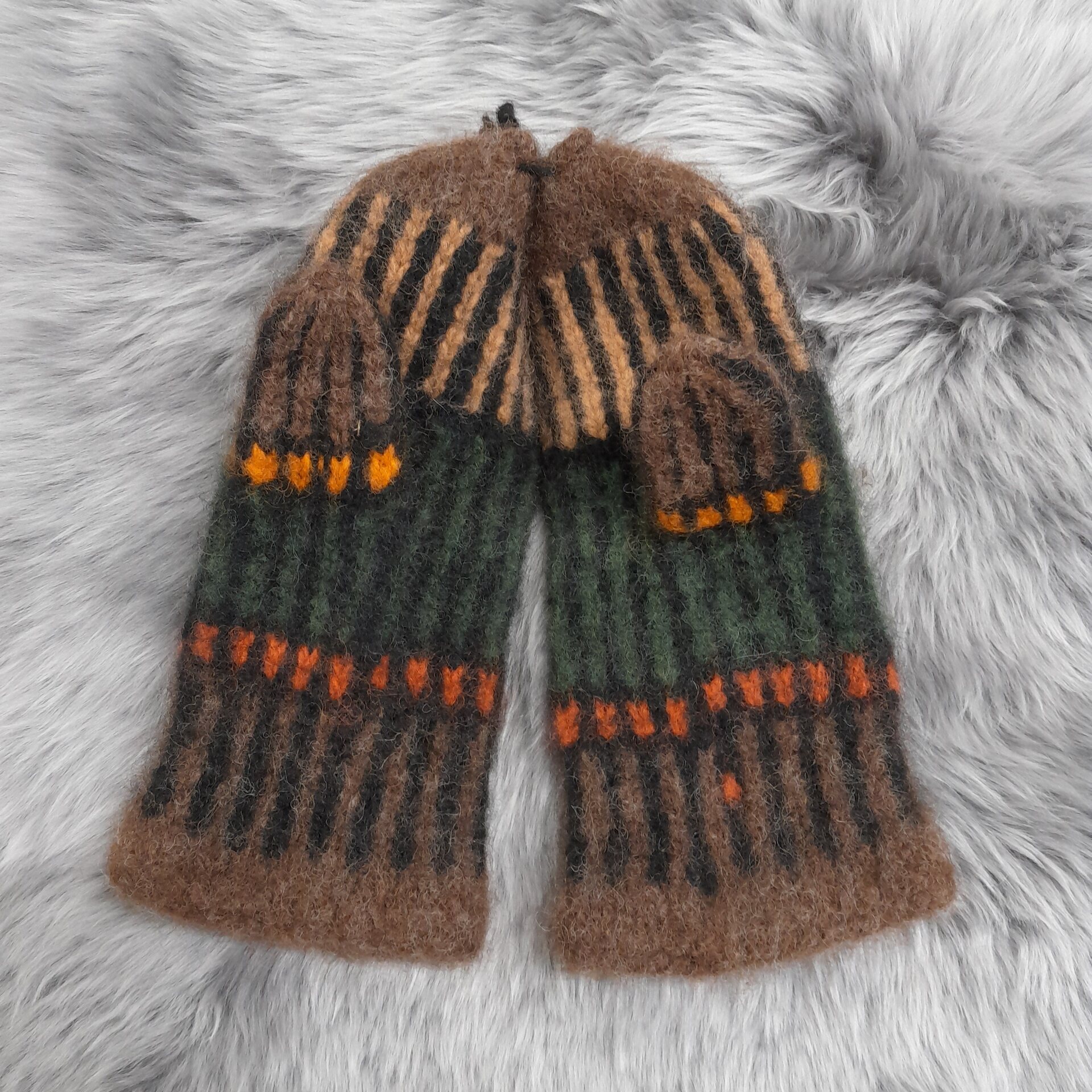 Tuula Tanner Vanutetut vanttuut kirjava M