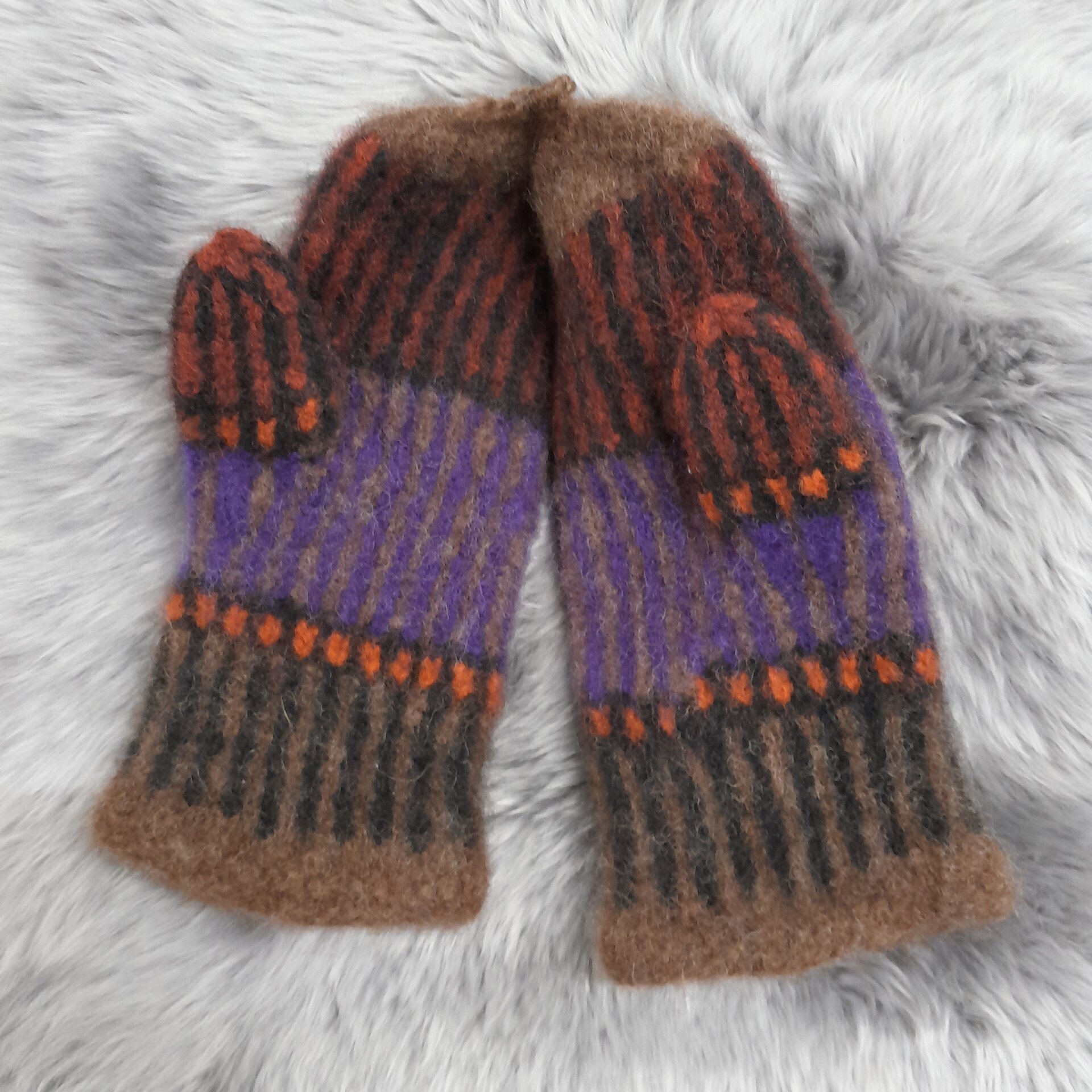 Tuula Tanner Vanutetut vanttuut kirjava L