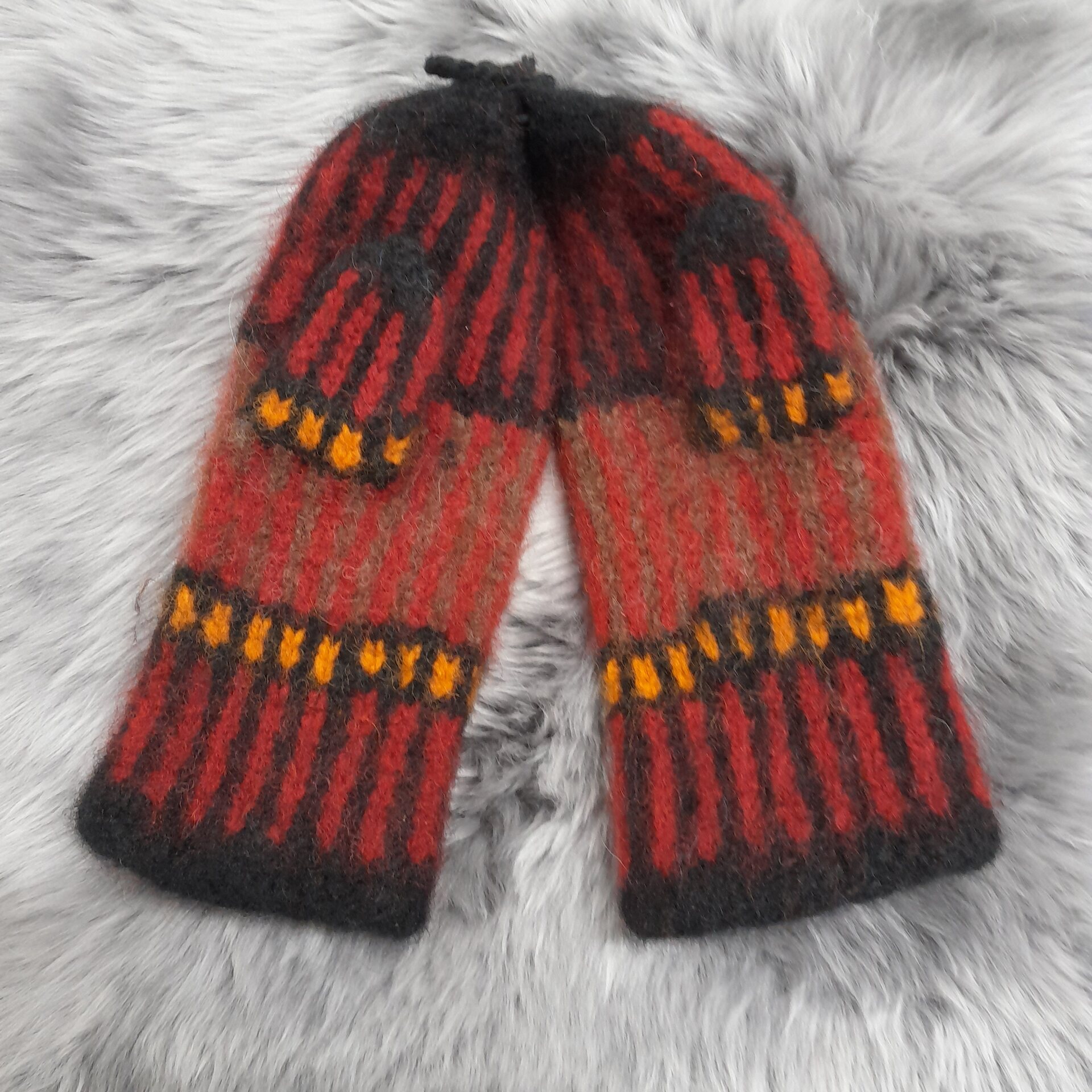 Tuula Tanner Vanutetut vanttuut kirjava M