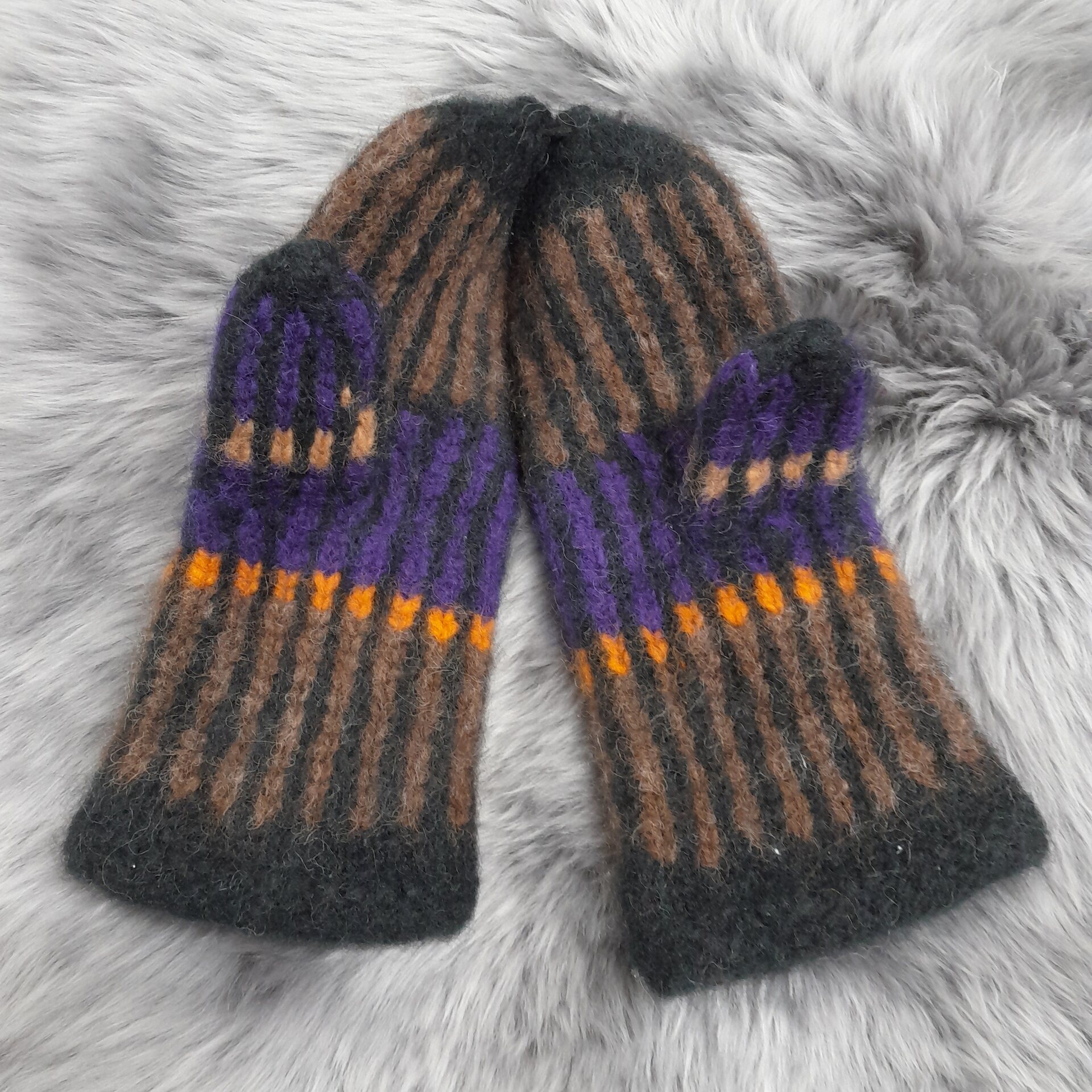 Tuula Tanner Vanutetut vanttuut kirjava M