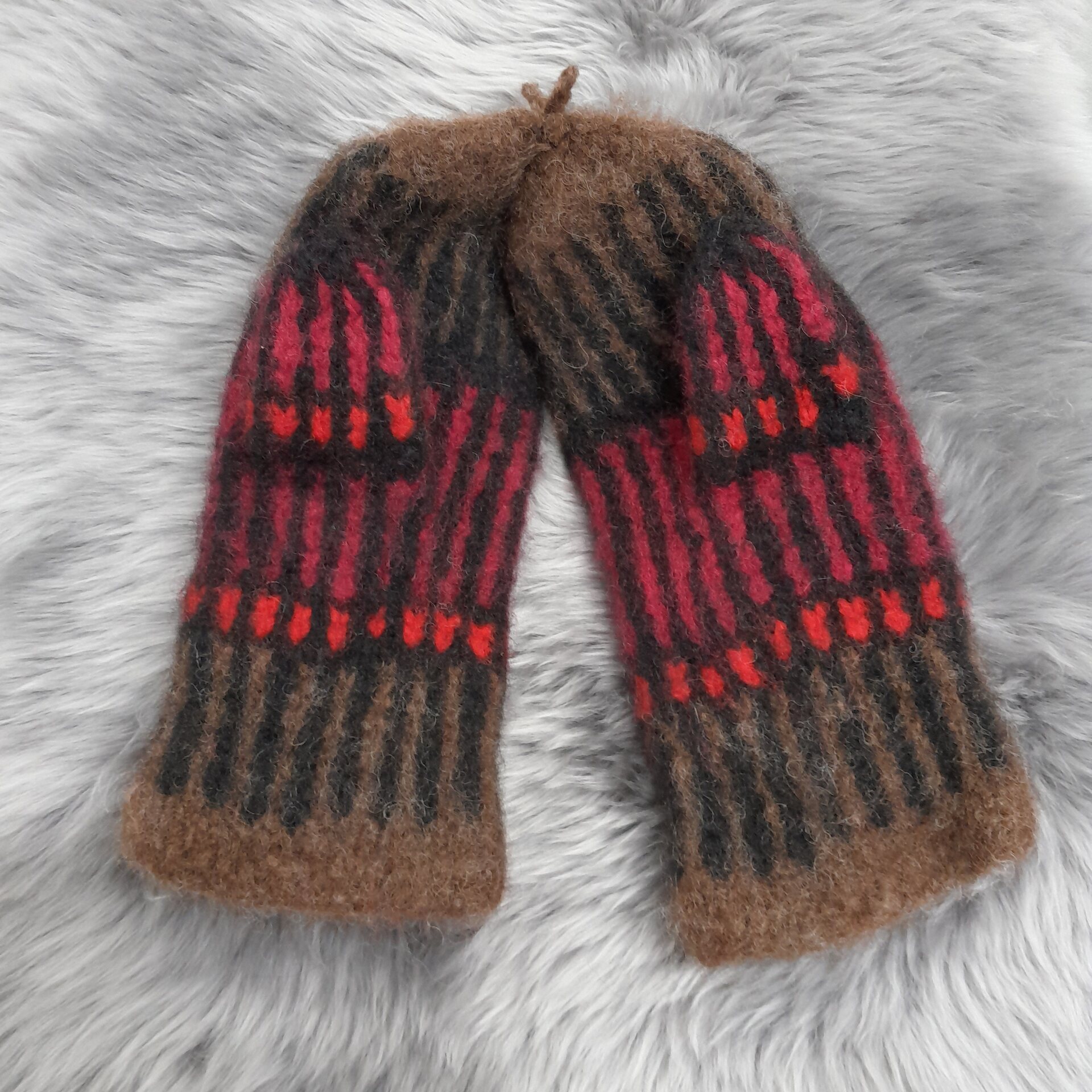 Tuula Tanner Vanutetut vanttuut kirjava M