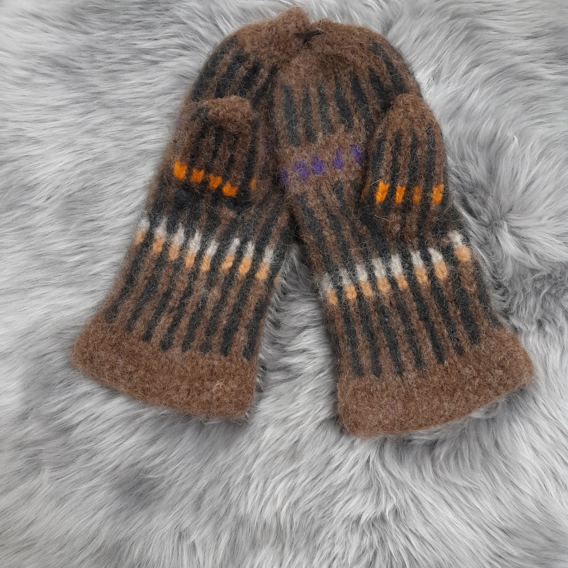 Tuula Tanner Vanutetut vanttuut kirjava M