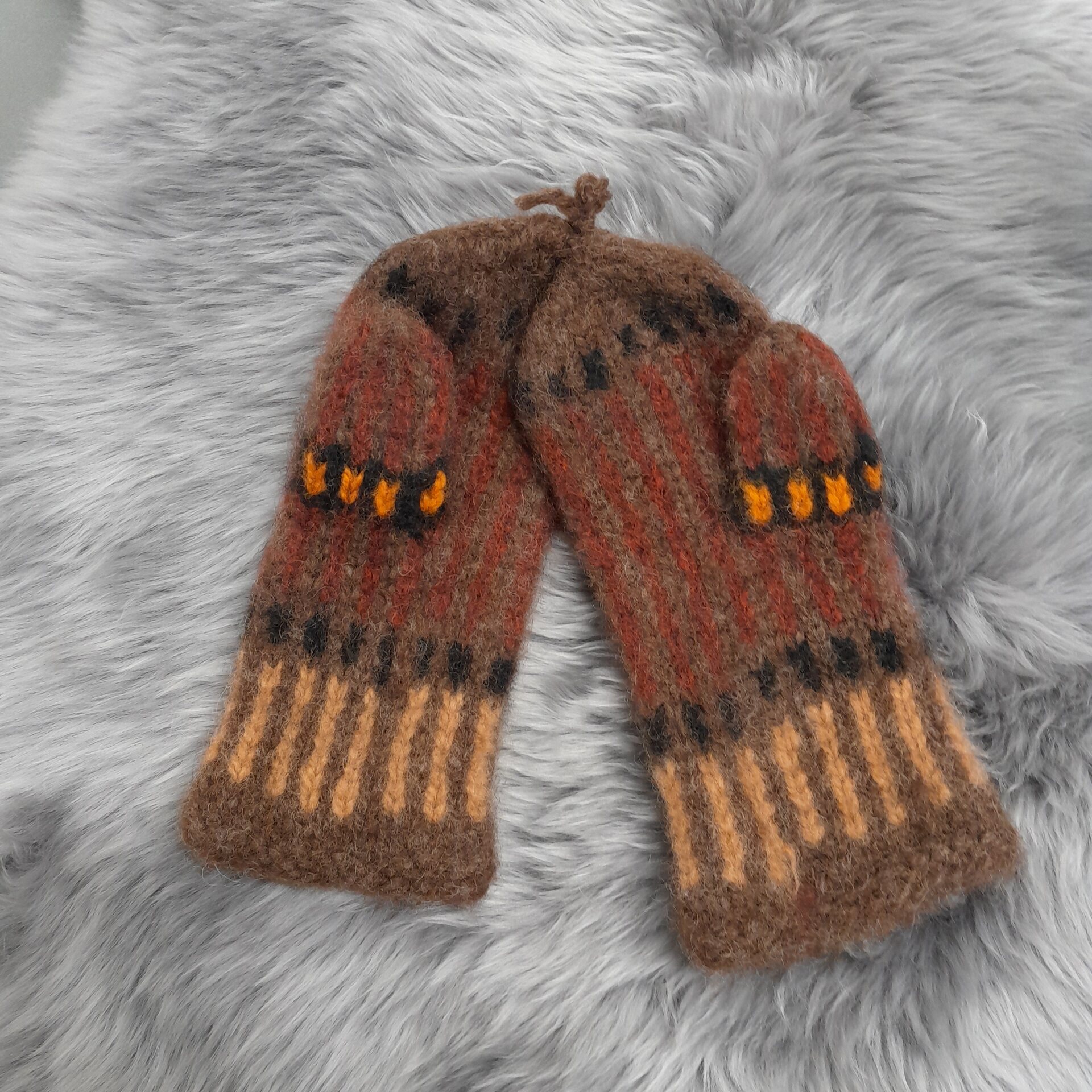 Tuula Tanner Vanutetut vanttuut kirjava S