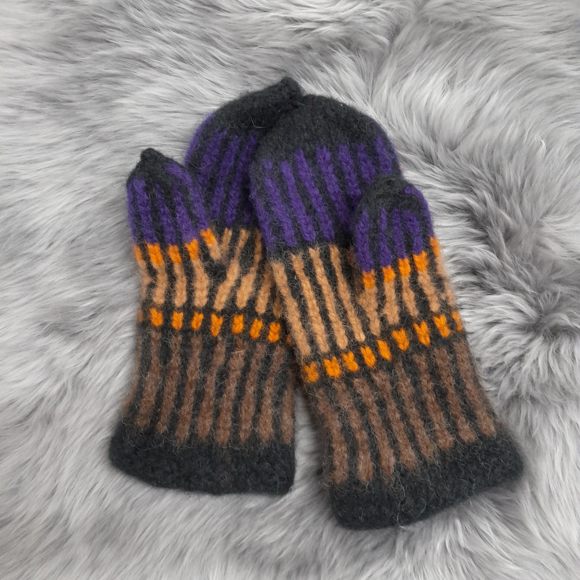 Tuula Tanner Vanutetut vanttuut kirjava M