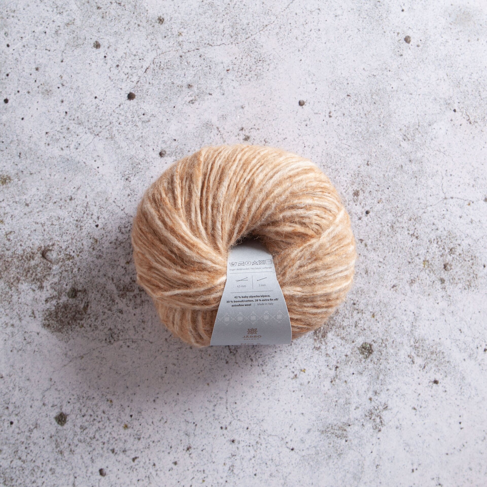 Select NO 5 Botanically Dyed Alpaca Blend 1 onion skins