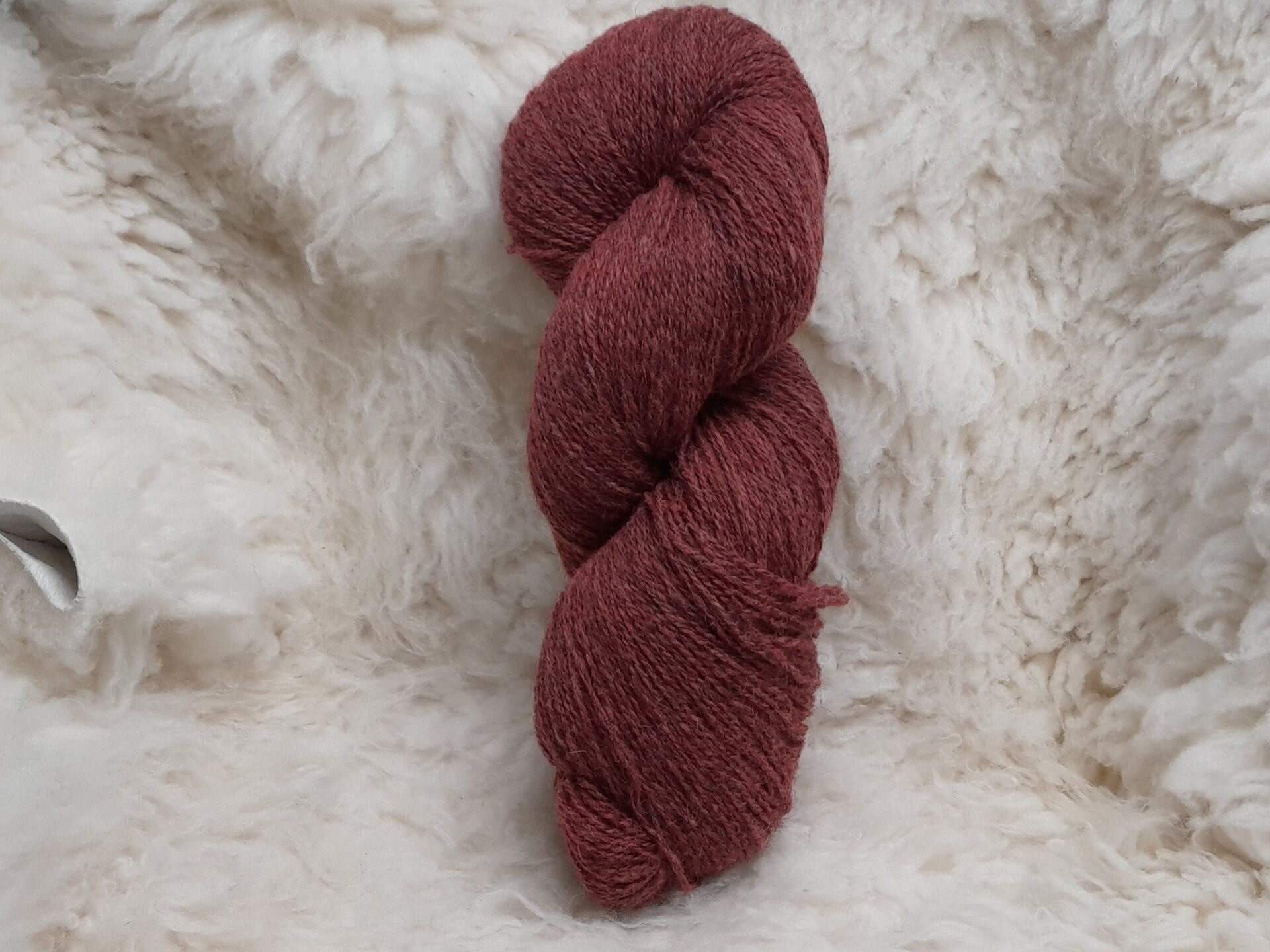 Aade Lõng Vironvilla 8/2 vyyhti yksivärinen Wine n. 230g