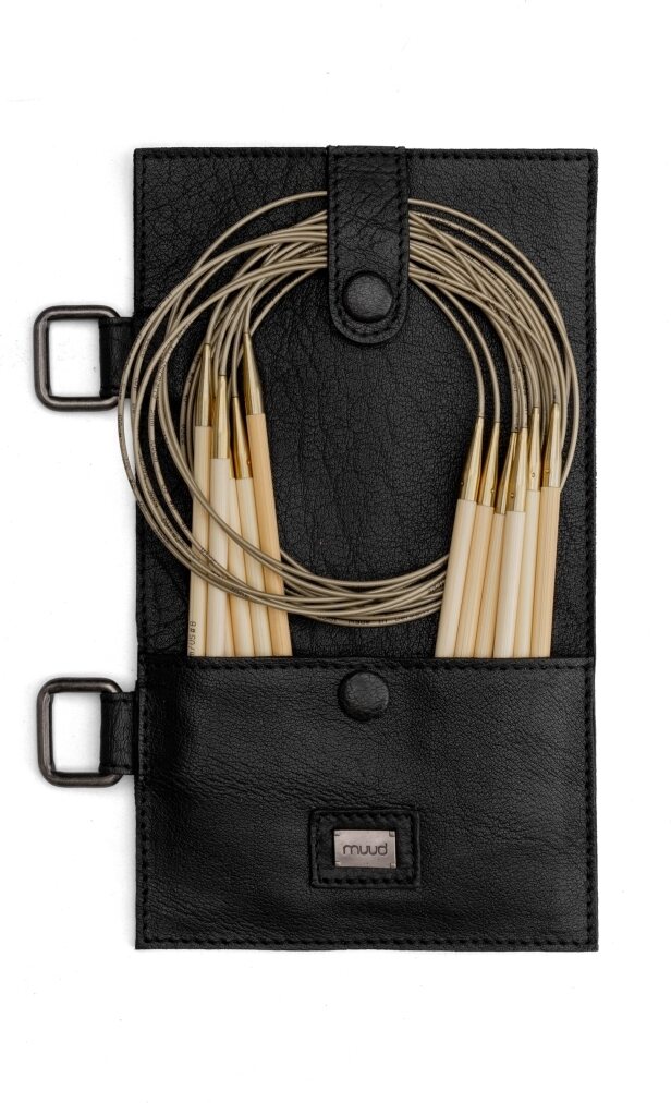 Muud Carita A lisäosa, pyöröpuikkosäilytin Black